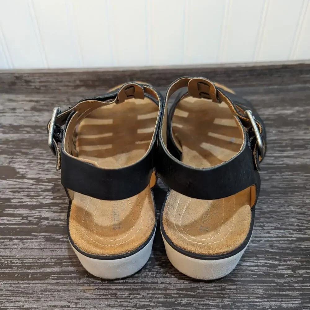 Woman's Naturalizer Black/tan/white strap wedge sandal size 7.5 - Picture 4 of 5